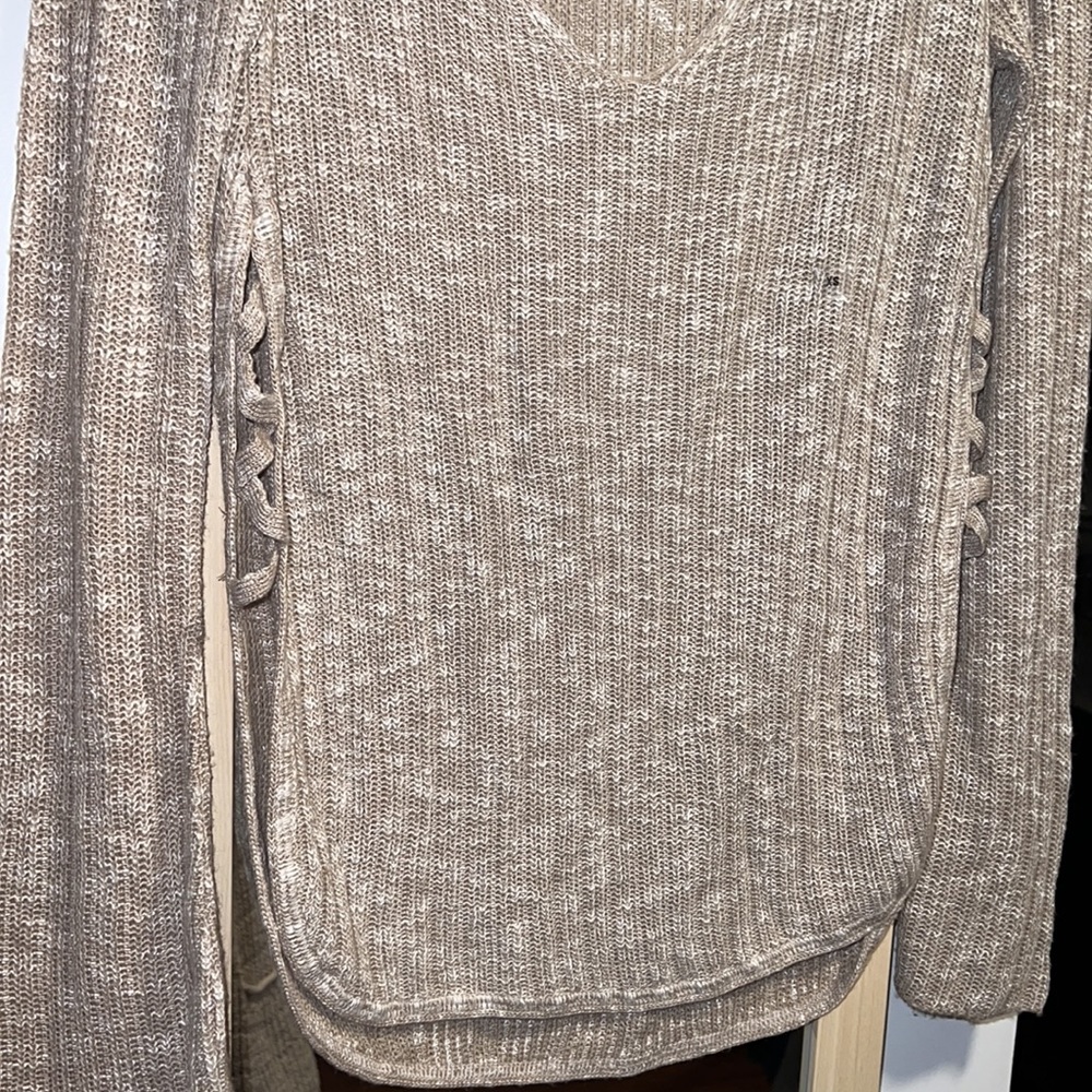 Express Sweater - Picture 4 of 5